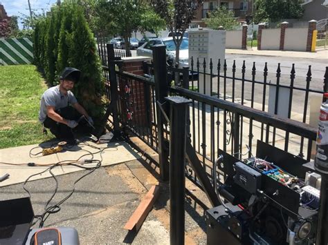 Sliding & Swing Gate Repair .